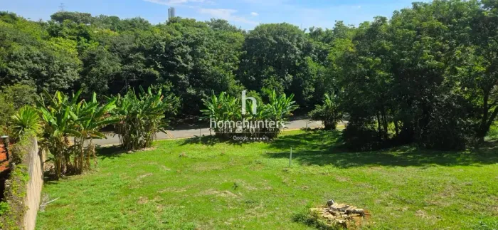 Lote em Condomínio de Alto Padrão com 537 m² à Venda na Região da Hípica  Jardim das Palme