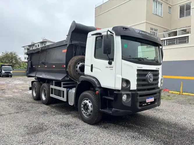 VOLKSWAGEN CONSTELATION 32360 6x4
