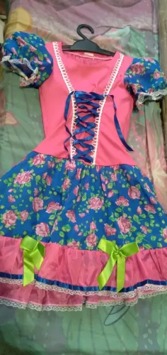 Vendo vestido de festa junina para meninas de até 14 anos!esta novinhoo e lindoo .