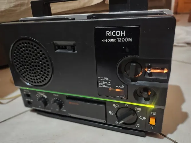 Projetor Antigo Super 8 Ricoh Hi-Sound 1200M - Testado/Ligando + Acessórios
