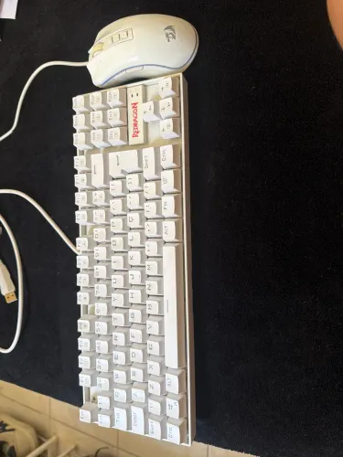 Mouse e teclado Redragon com fio Branco
