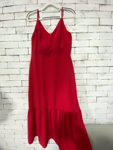Vestido vermelho em crepe forrado