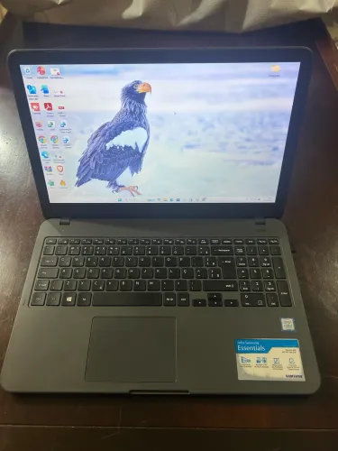 Notebook Samsung i3 8GB Windows 11
