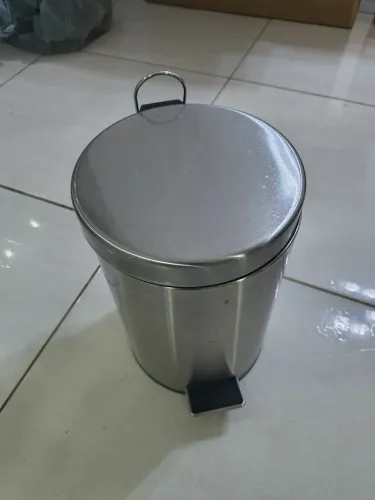 Lixeira de alumínio