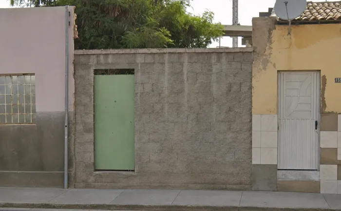TERRENO MURADO BAIRRO ATRÁS DA BANCA ESCRITURADO