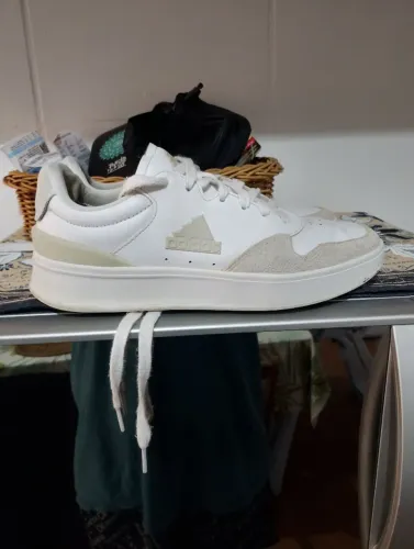 Tênis Adidas branco