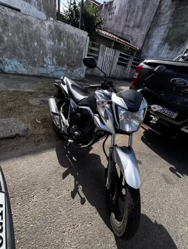Vende-se titan 160 toda file