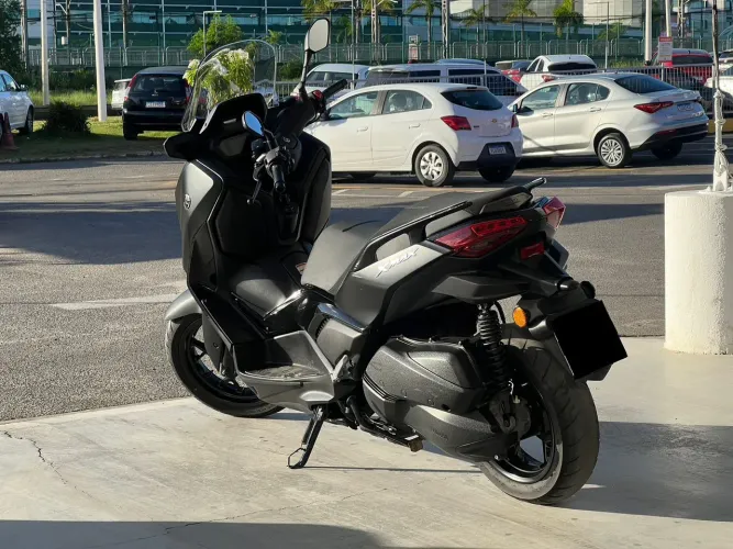 Xmax 250 connected Preta 2025