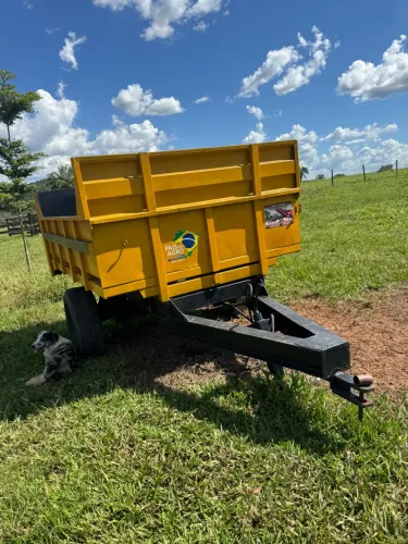 Carreta basculante hidráulica 3 toneladas nova