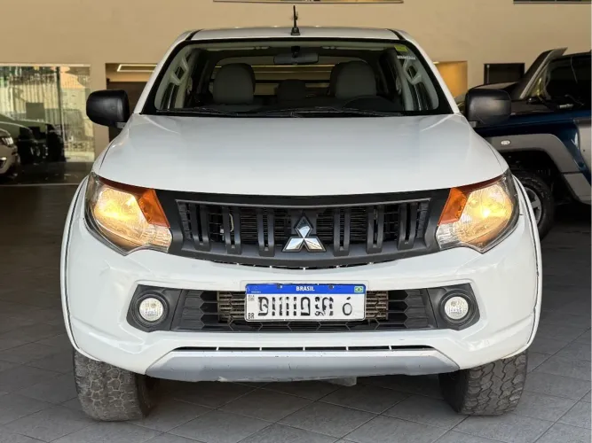 Mitsubishi L200 2.4 16V Turbo Diesel Sport GL CD 4P 4X4 Manual 2023