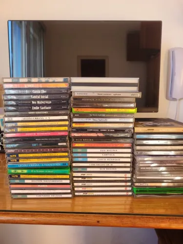 CDS E DVDS