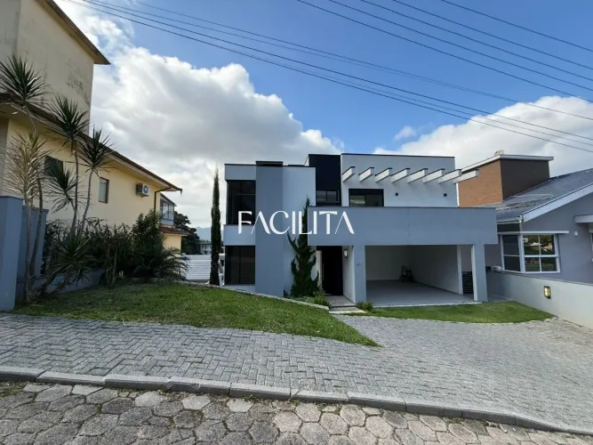 Casa com 4 quartos no bairro Trindade, Florianópolis
