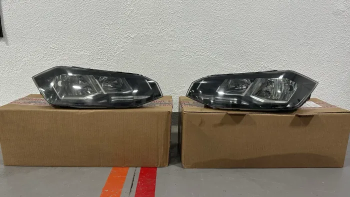 Faróis Originais Volkswagen Polo