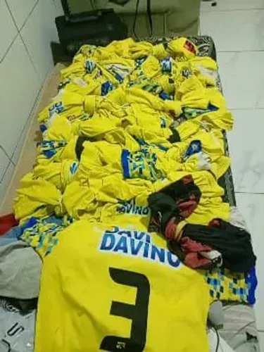 Terno de camisa e calção