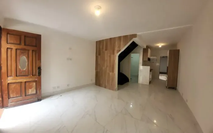 LOCAÇÃO - PERDIZES CASA TIPO SOBRADO EM VILA 2 DORMITÓRIOS QUINTAL REFORMADA PRÓX METRÔ!!!
