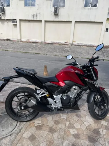 Moto CB 300f Twister Flex 2025
