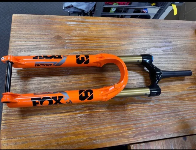 Suspensão Fox 38 170mm revisada (passo cartão de crédito até 12x)