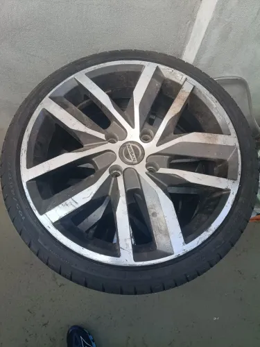 Vendo roda 17 penel Pirelli