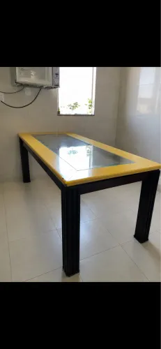Mesa de jantar com tampo de vidro (usada)
