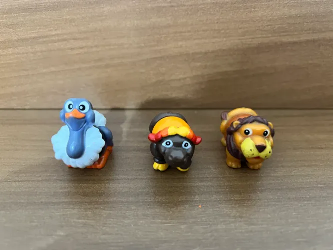 KIT COM 3 BICHO BOLA KINDER OVO ANOS 90