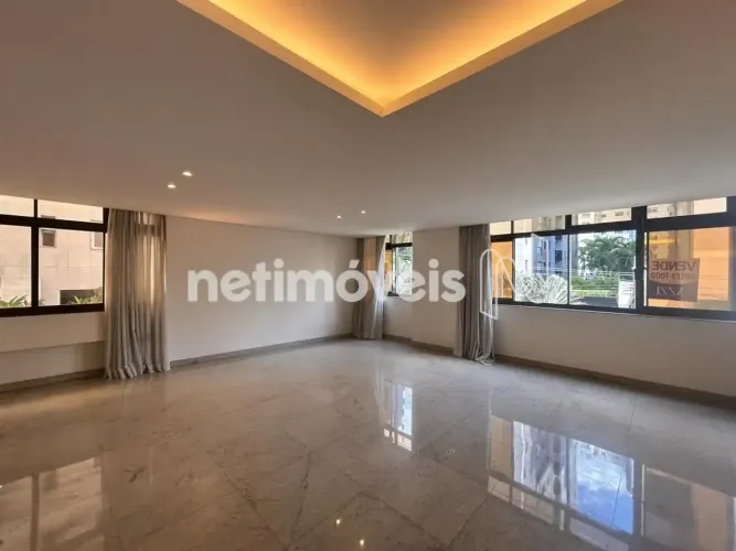 Apartamento de 312 m²; com 4 quartos e 3 vagas no Santo Agostinho.