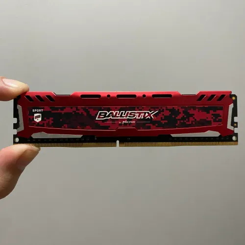 Memória Crucial 8GB DDR4 2400MHz Vermelha Desktop
