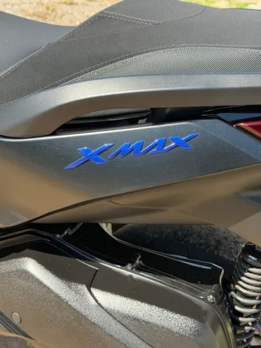 Xmax 300 connected