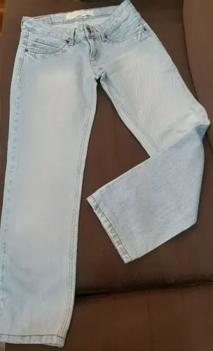Calça jeans cor clara marca DAMYLLER 100% algodão cintura baixa  tamanho 38.