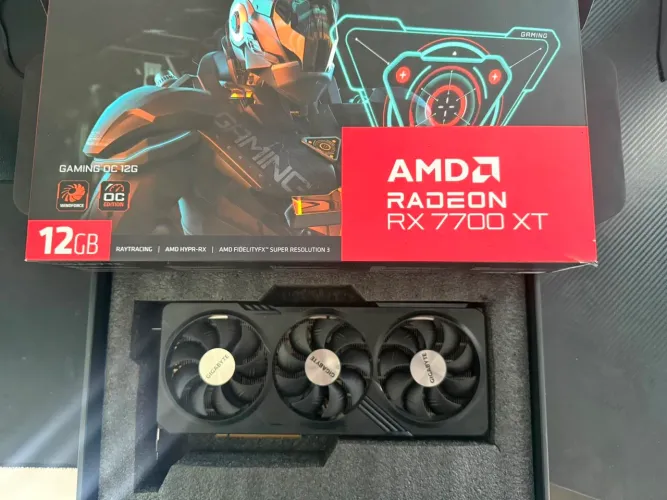 RX 7700 XT
