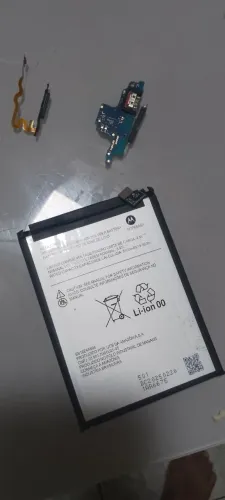 Vendo bateria nova e conector de carga do motor g15 