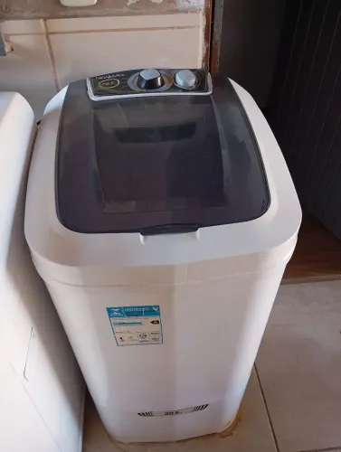 TANQUINHO 20,5KG EM ÓTIMO ESTADO