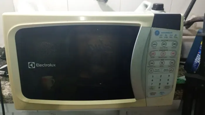 MICRO ONDAS ELECTROLUX 220V