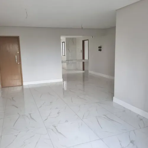 Imóvel para venda possui 137 metros quadrados com 4 quartos em Casa Forte - Recife - PE