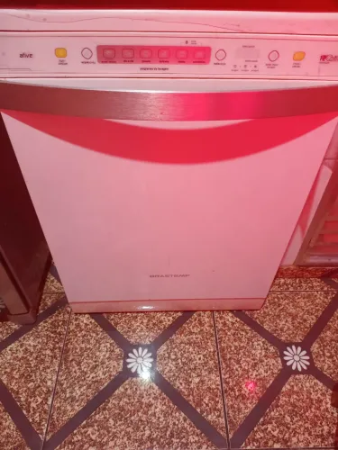 Vende se máquina de lavar louças Brastemp 12 s 300 reais em Interlagos *