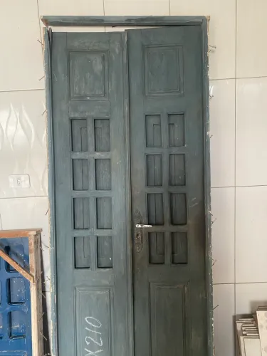 Porta de madeira dupla 85x210