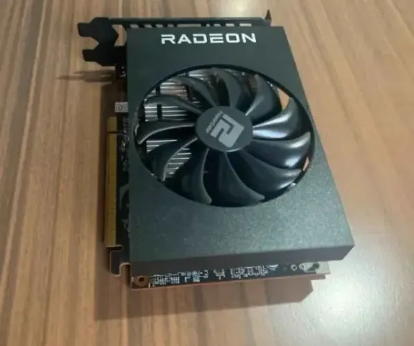 Placa de vídeo AMD GDDR6 4GB