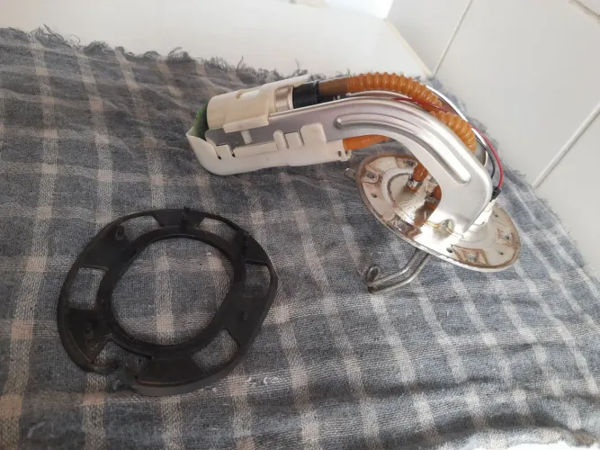 BOMBA DE GASOLINA CB300 2013 A 2015 ORIGINAL HONDA