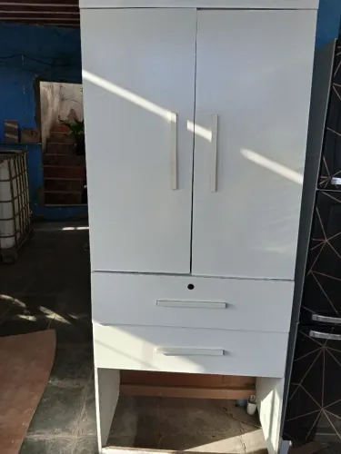 Guarda roupa de solteiro 