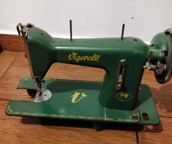 Máquina de costura Vigorelli