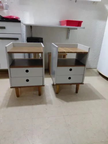 Kit 2 mesinhas de cabeceira