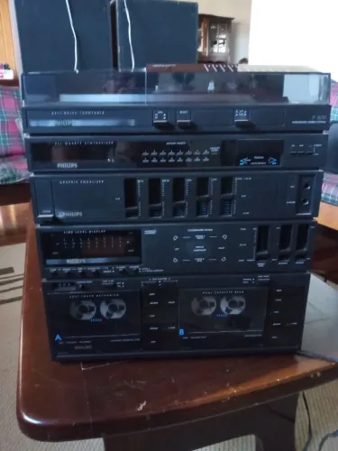 Conjunto de som Philips 3x1 e 2 caixas de som