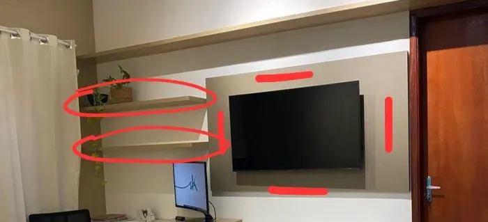 Painel para TV e prateleiras 