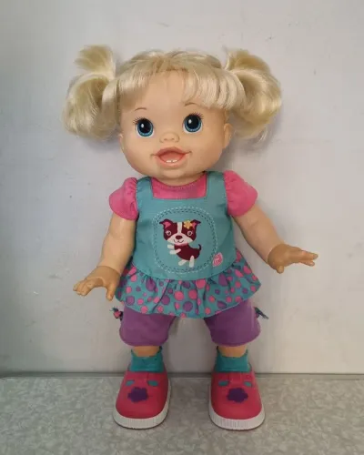 Boneca Baby alive que anda e fala FUNCIONANDO original em ótimo estado 