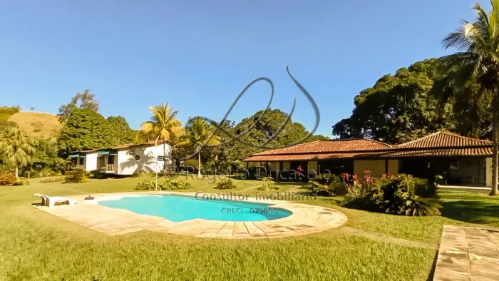 Sítio para venda possui 87000 metros quadrados com 4 quartos em Cantagalo - Três Rios - RJ