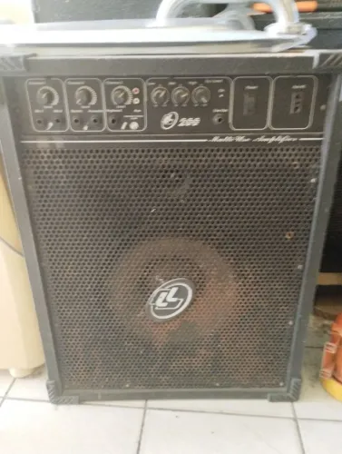 Caixa de som amplificada 