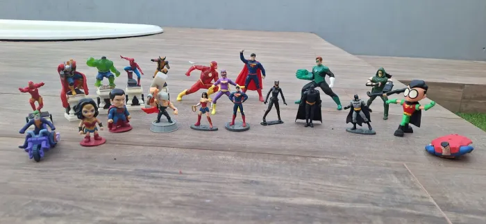 HQ -FIGURAS DE SUPER HEROIS
