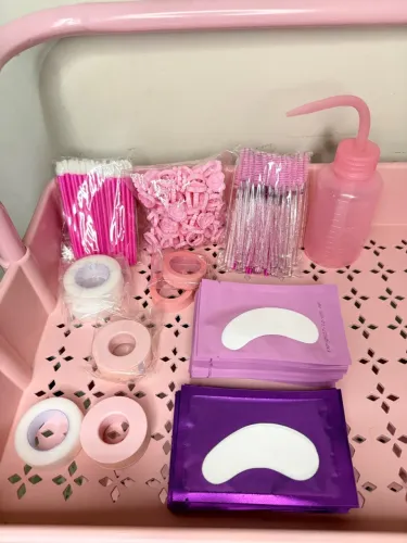 Kit de descartáveis para cílios. 