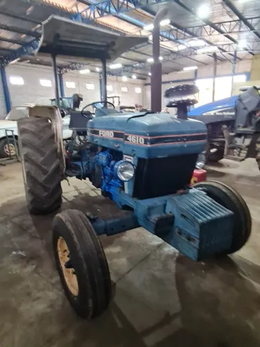 Trator Ford 4610