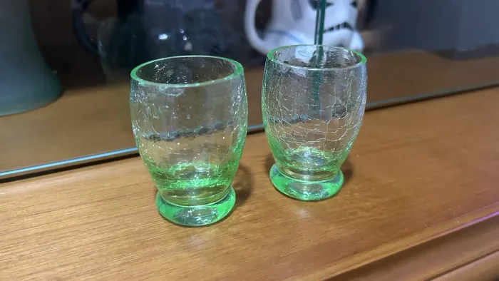 2 antigos copos pequenos Crakelado glass