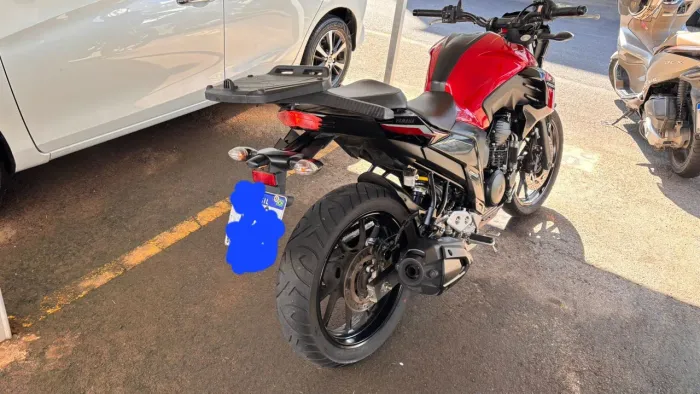 Fazer 250 zerada,chave reserva  ,manual ,dois pneus  zero ,transmissão  nova 